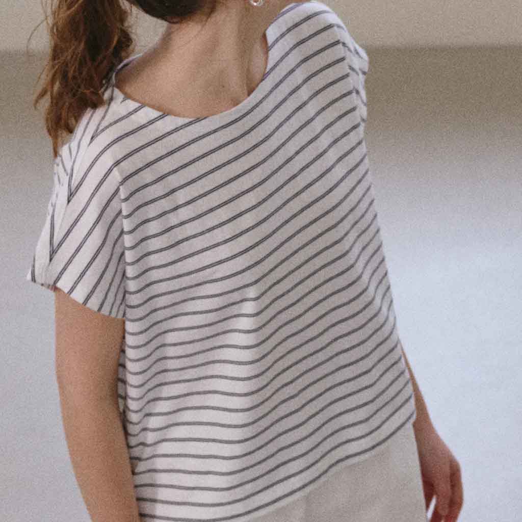 Chérie Tee - White/Black - re - souL