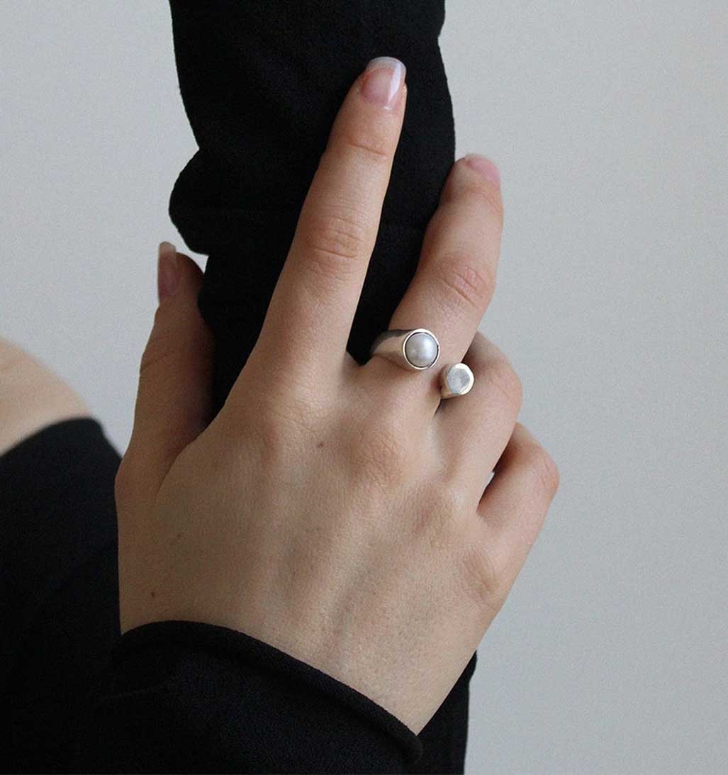 Libra White Pearl Ring - Silver - re - souL