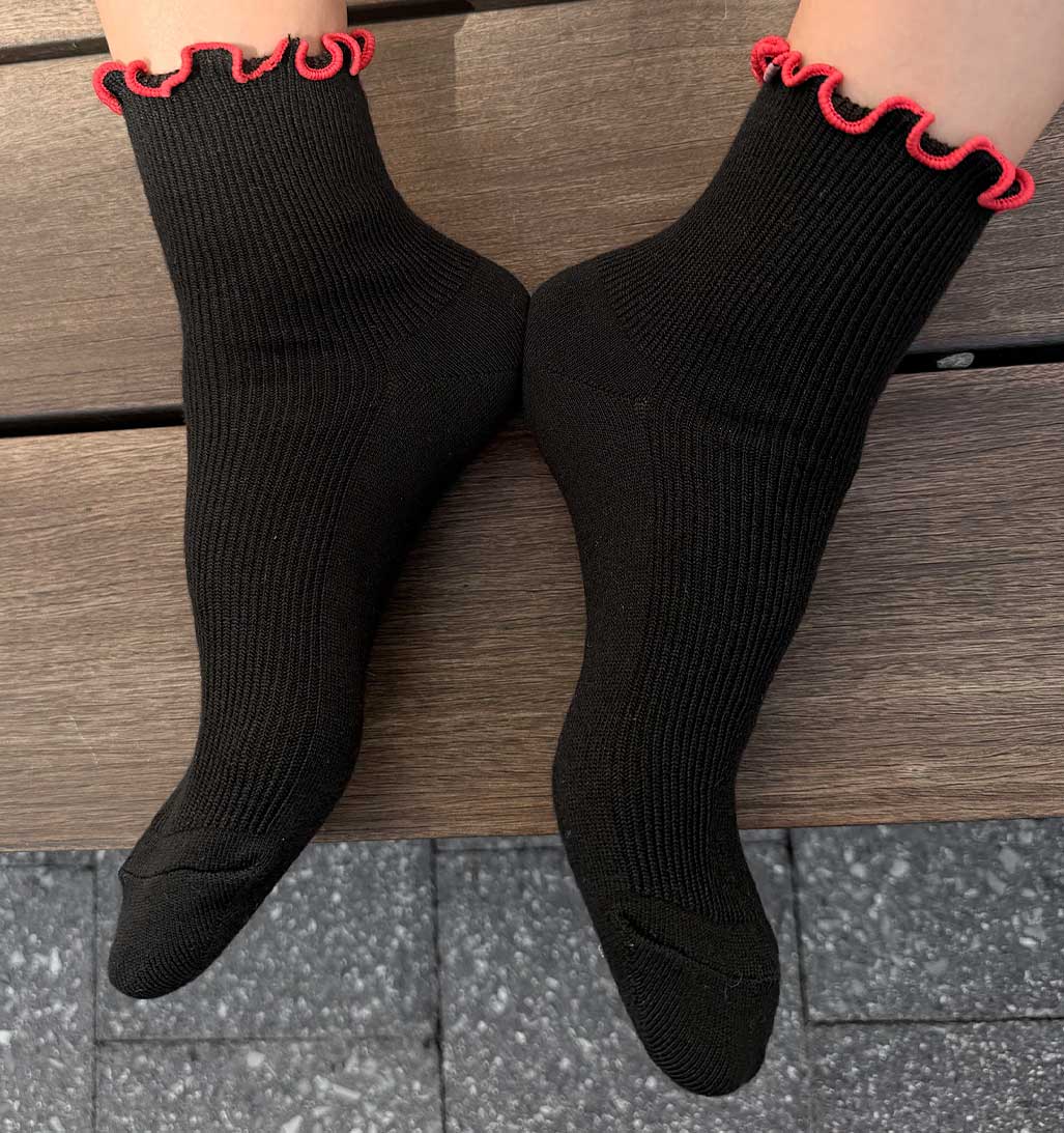 Petite Ruffled Modal Socks - Black/Red - re - souL