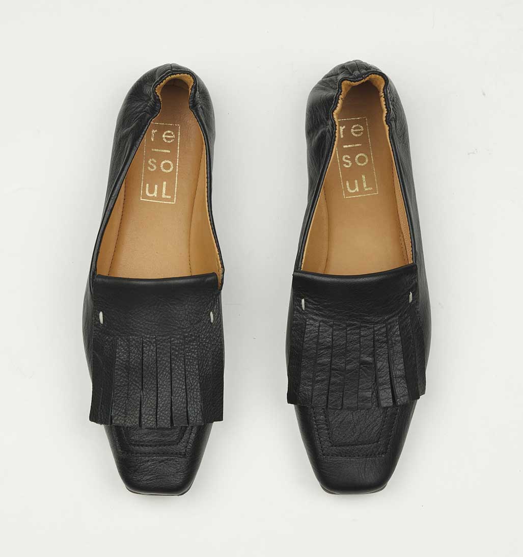 Lorna Kiltie Flat - Black Leather