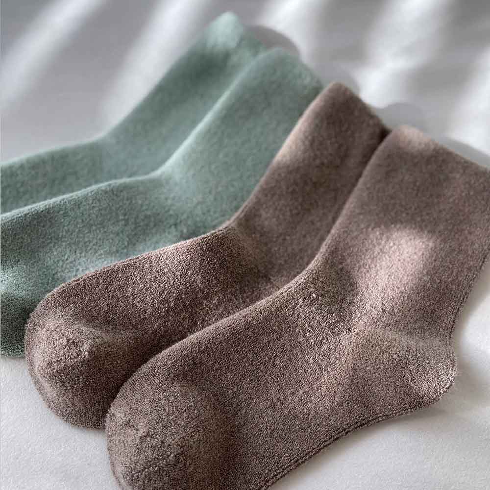 Le Bon Shoppe Cloud Socks - Frappe - re-souL