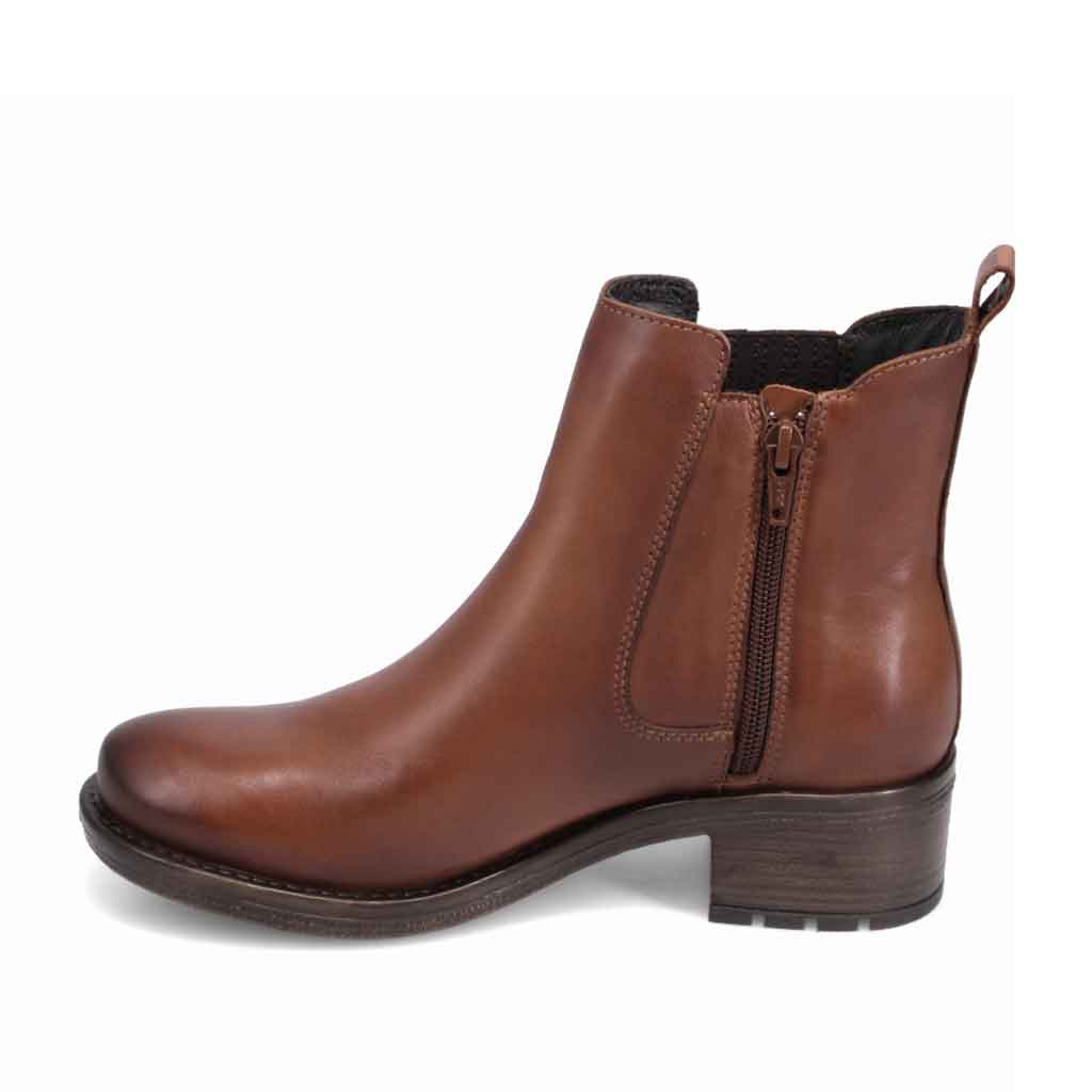 Cristin Classic Chelsea Boot - re - souL