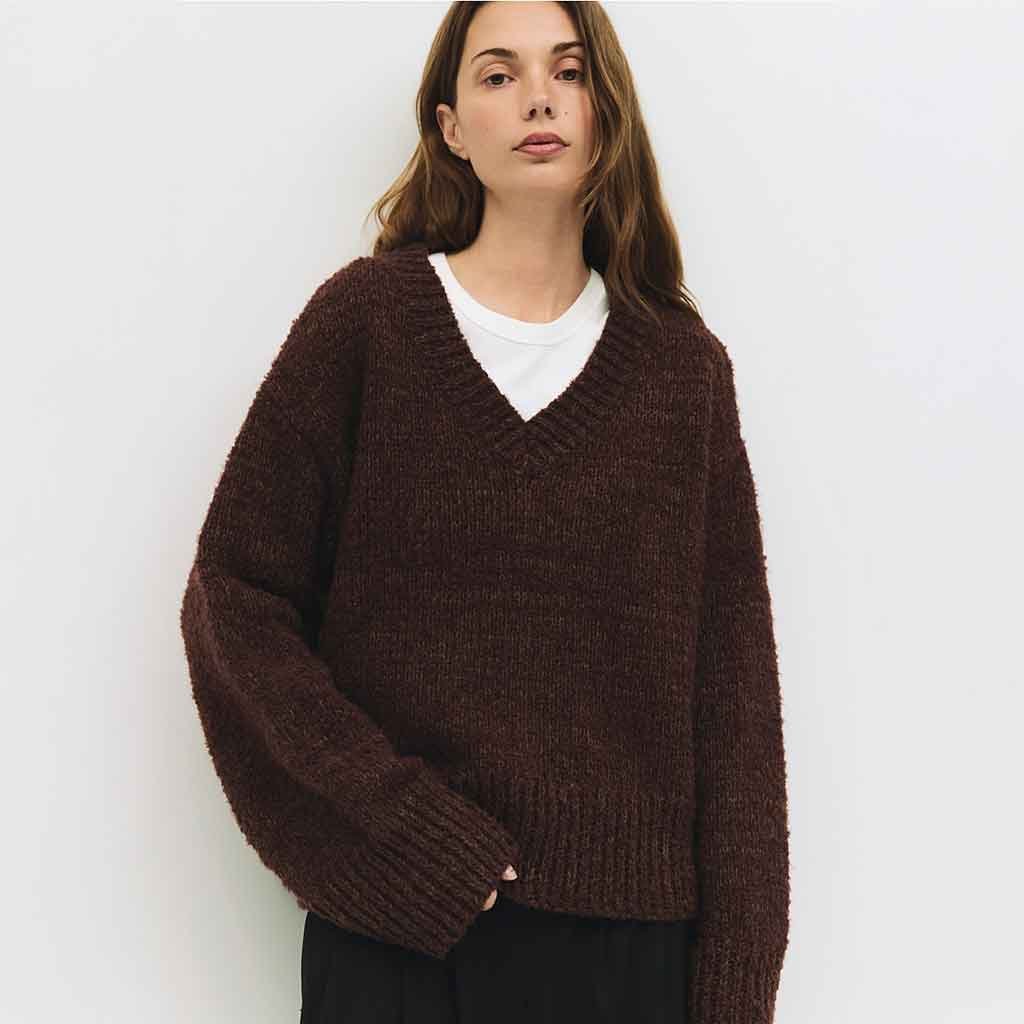 Glen Boucle V - Neck Sweater - Brown - re - souL
