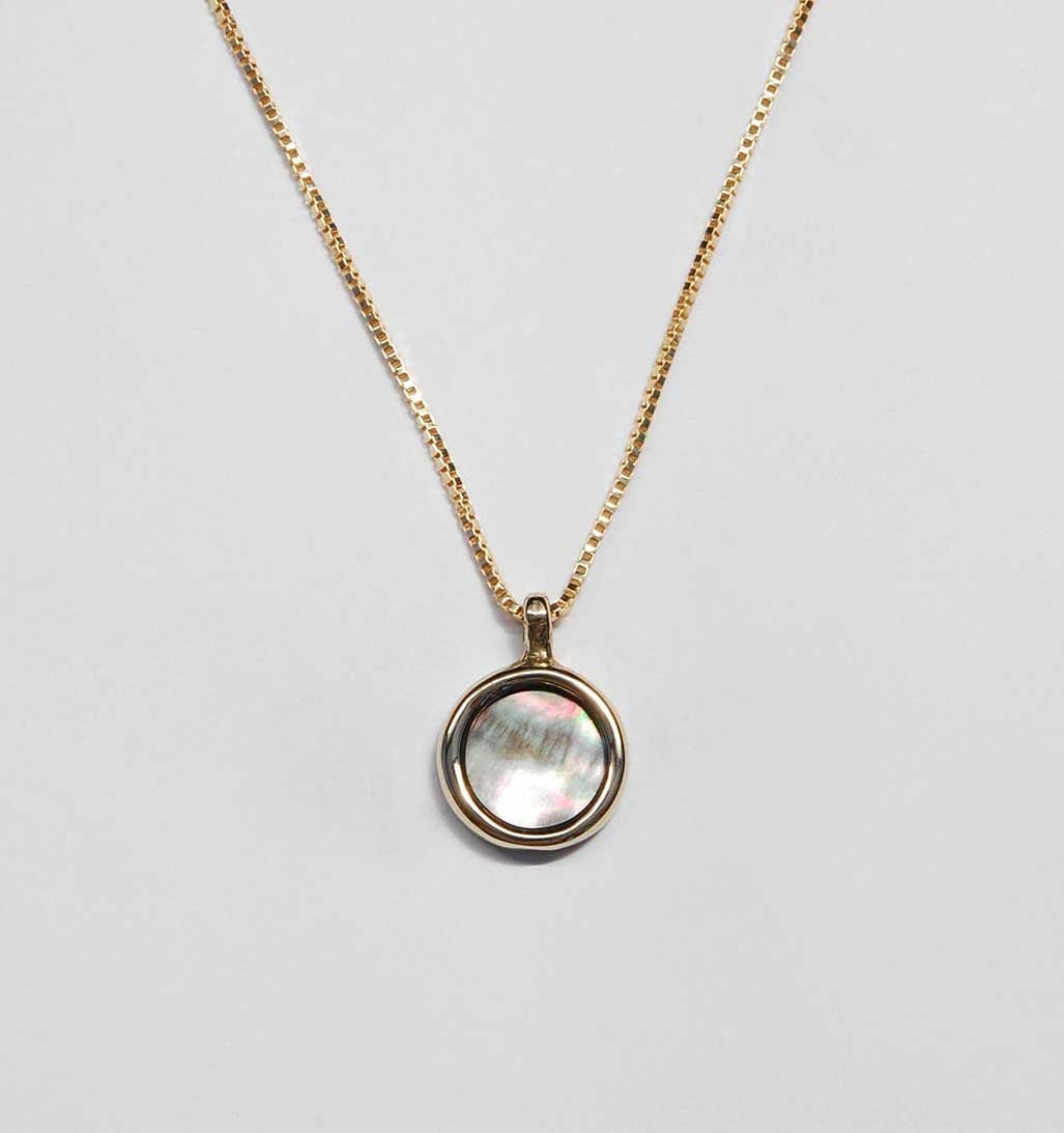 Mare Brass Necklace Grey Mother of Pearl - re - souL