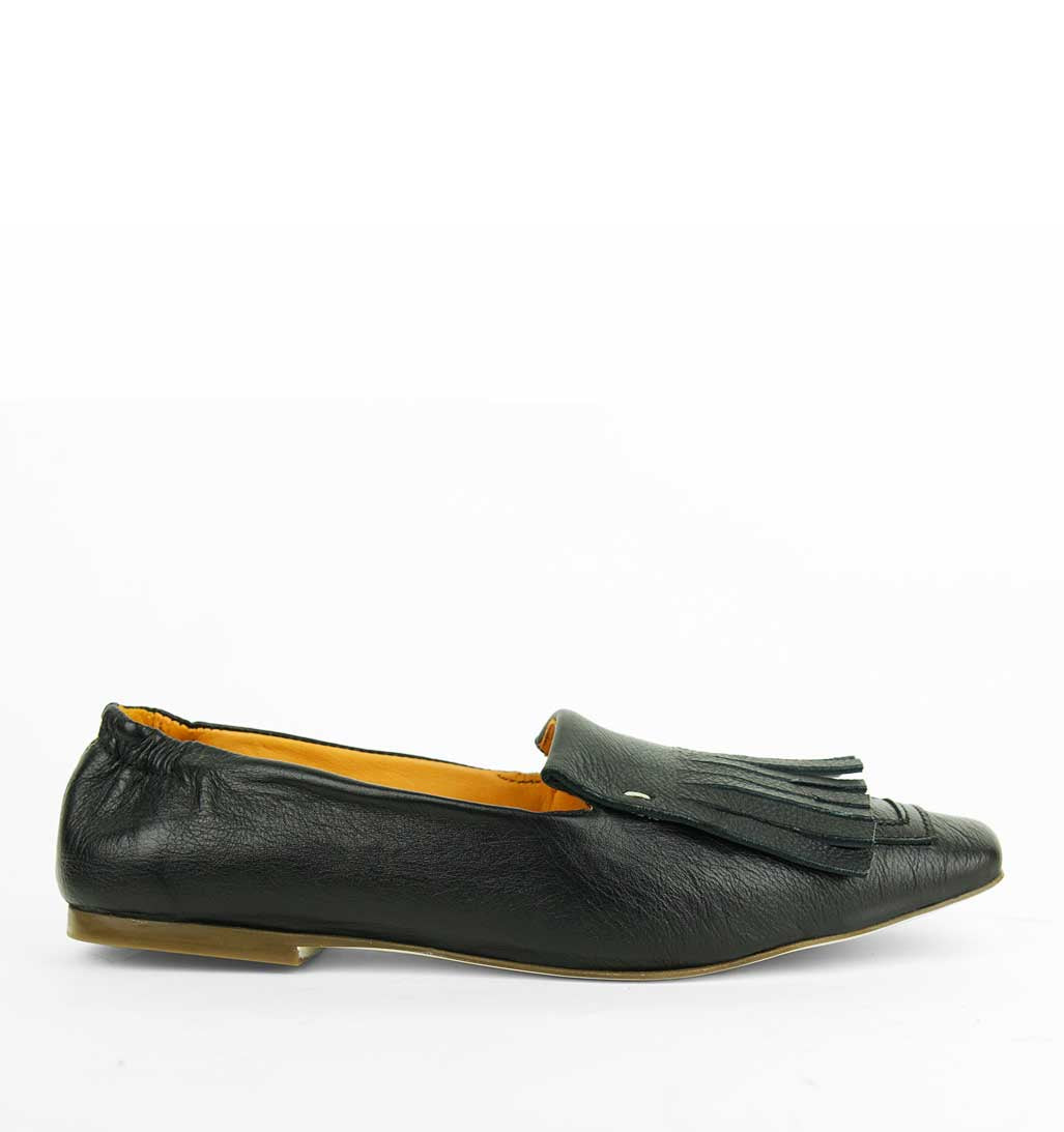 Lorna Kiltie Flat - Black Leather
