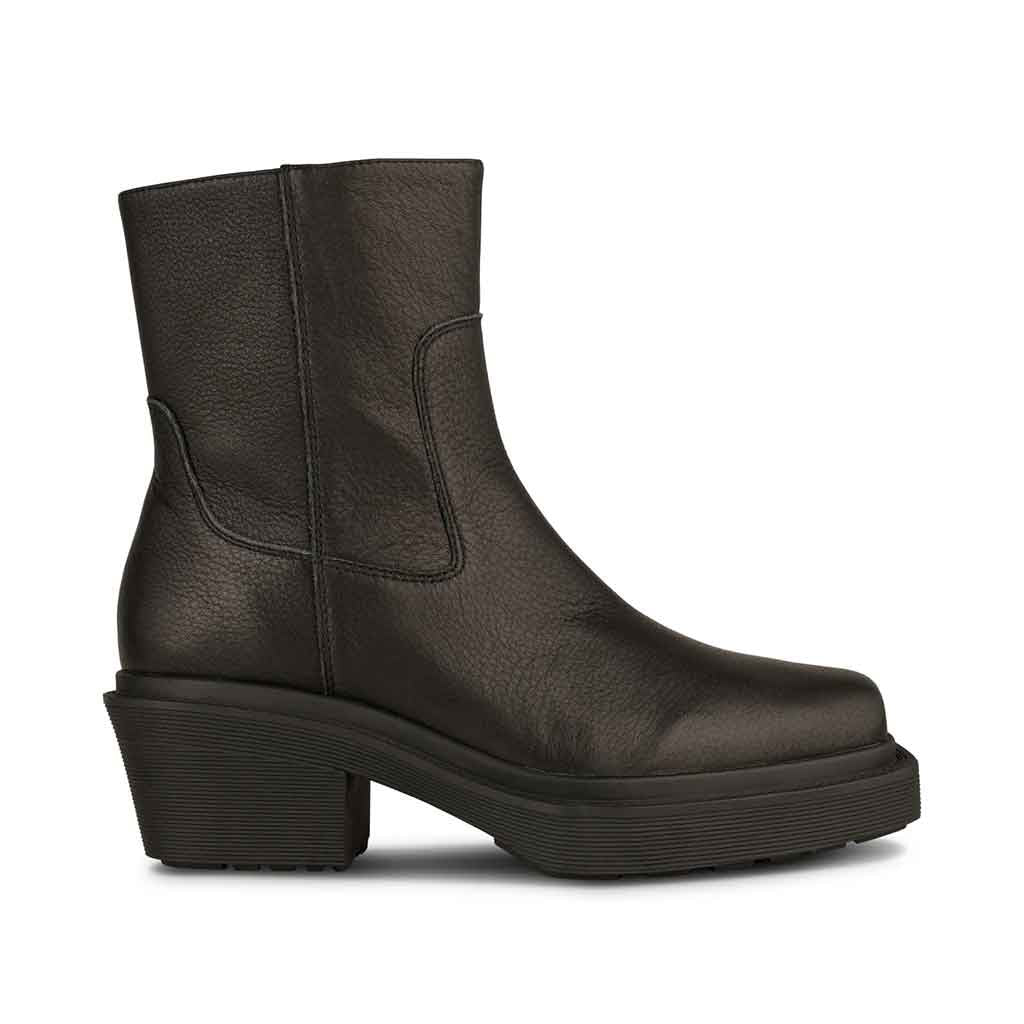 STB Amina Boot - Black - re - souL