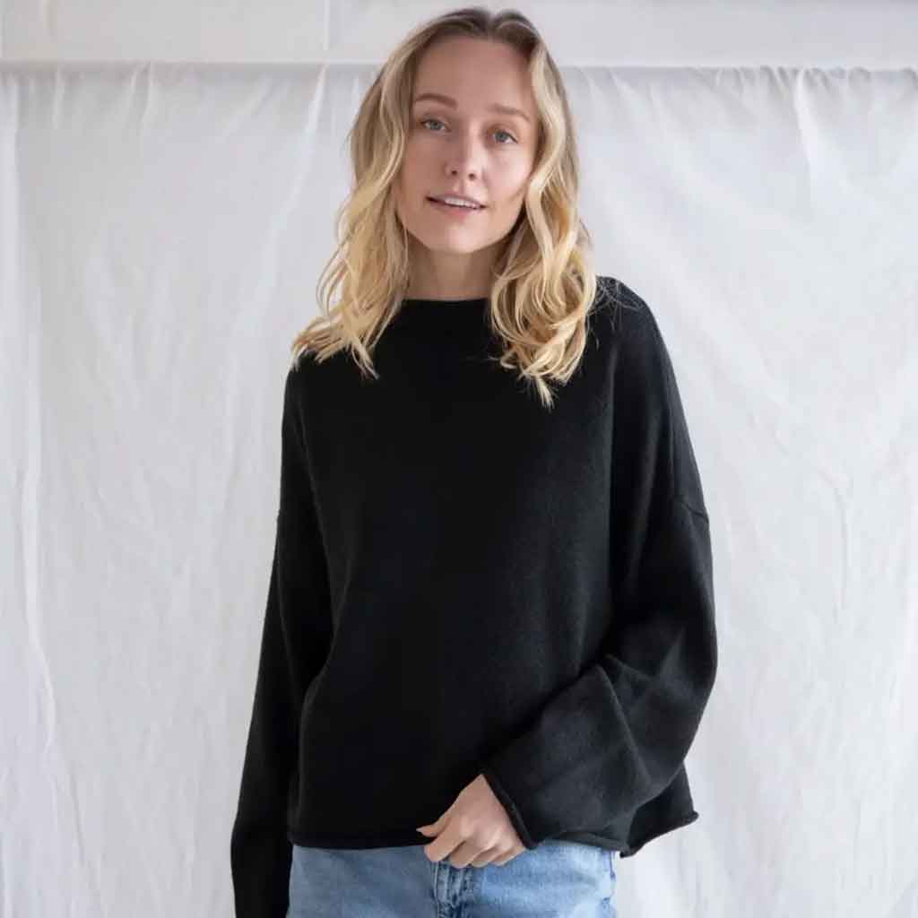 Pull Over Sweater - Black