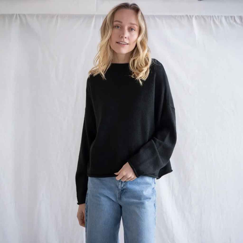 Pull Over Sweater - Black