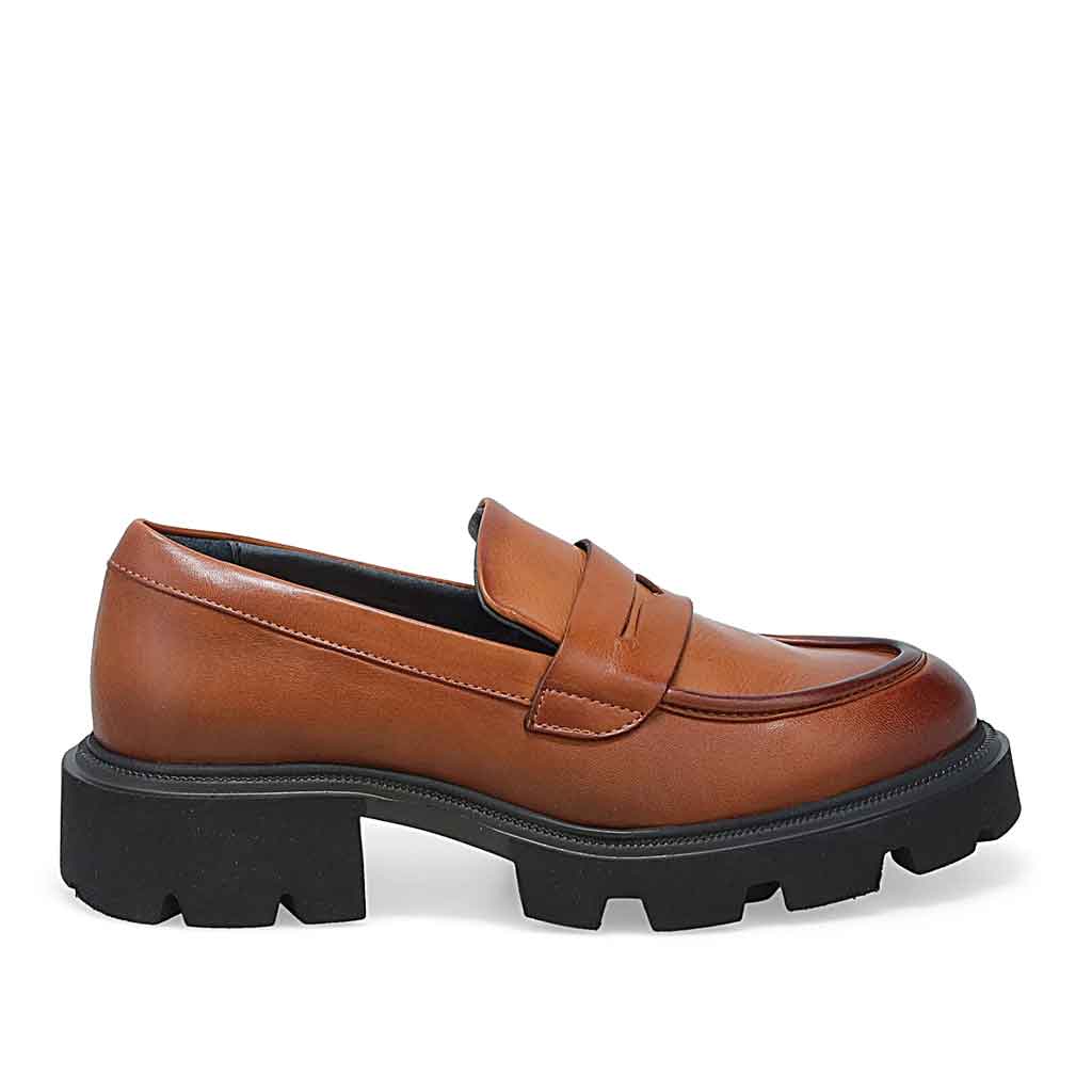 Toni Lug Sole Loafer - re - souL