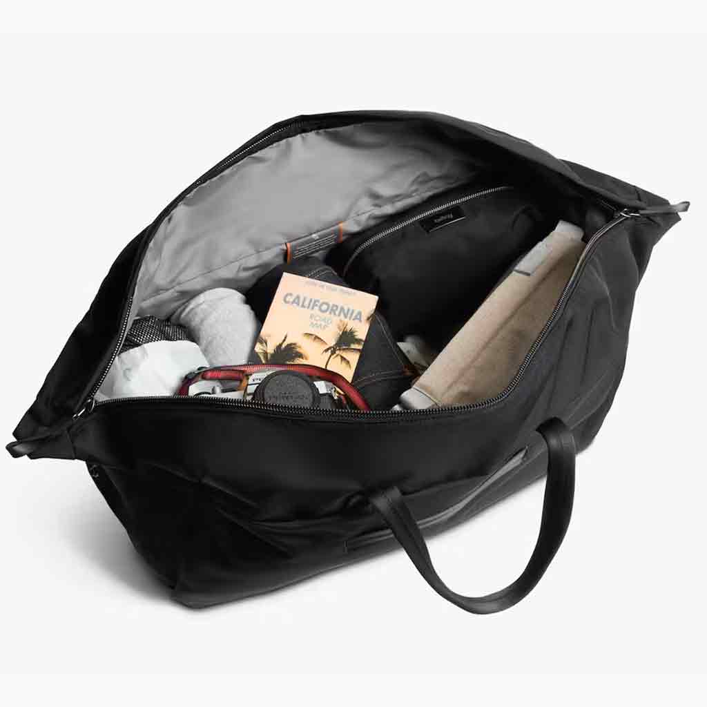 Classic Weekender 45L - Black Duffle Bag