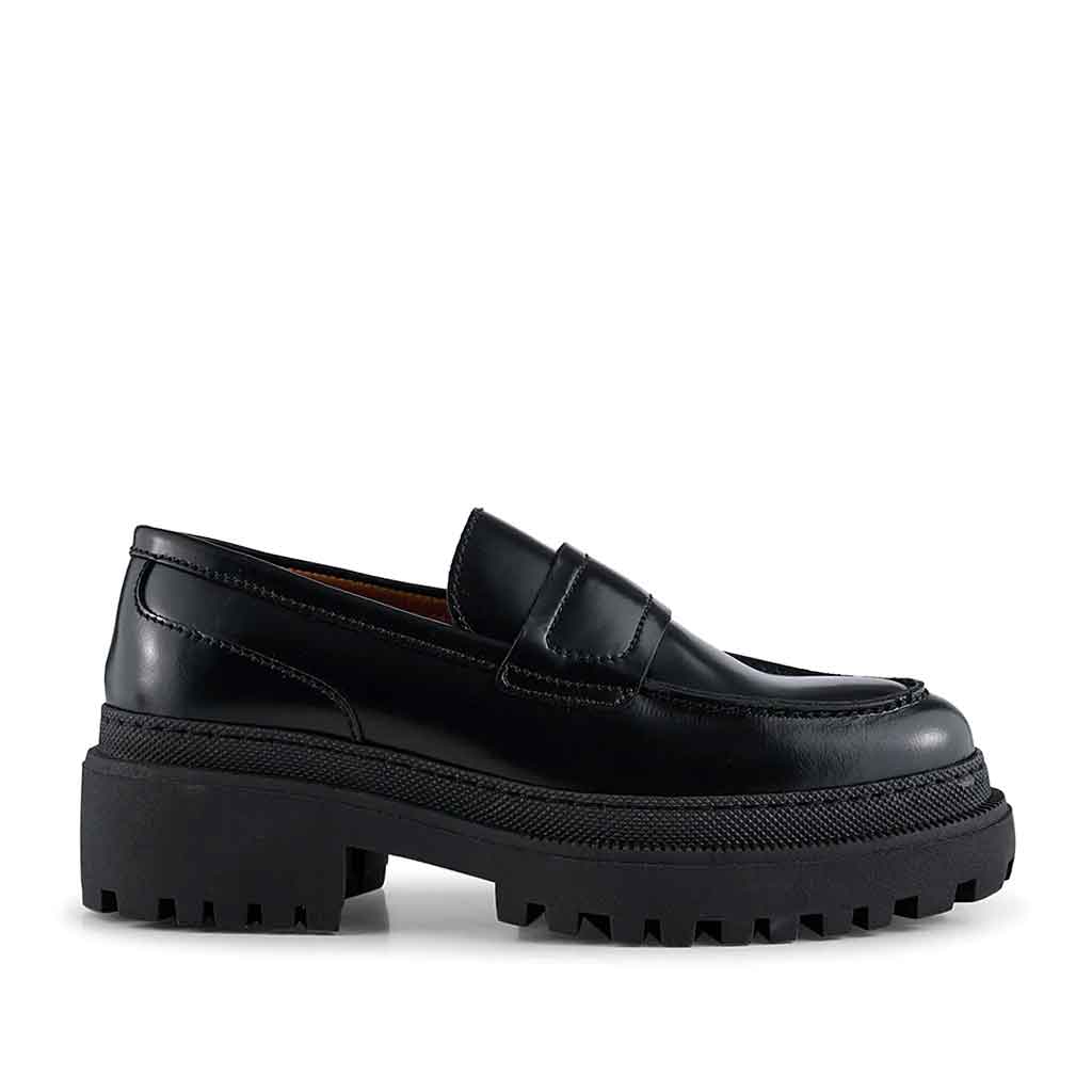 Shoe the Bear Iona Saddle Loafer - Black - re-souL